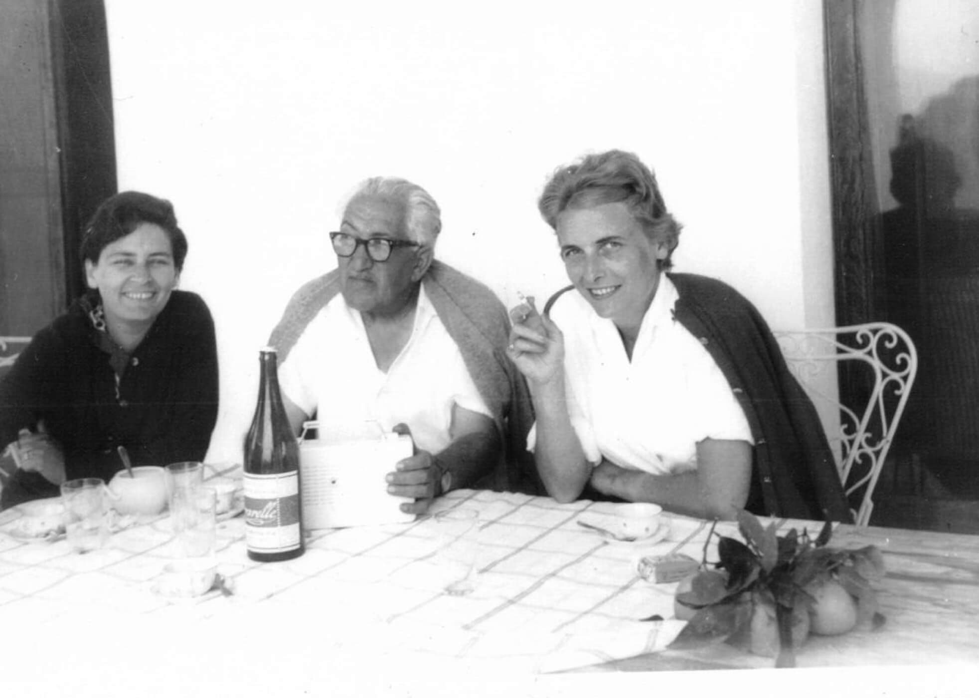 The History, photo 1